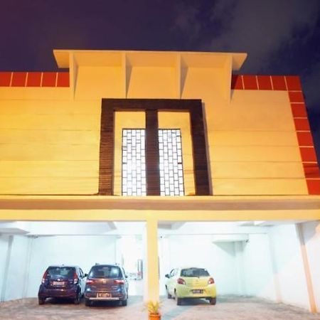 Dparagon Dwikora Palembang Exterior foto